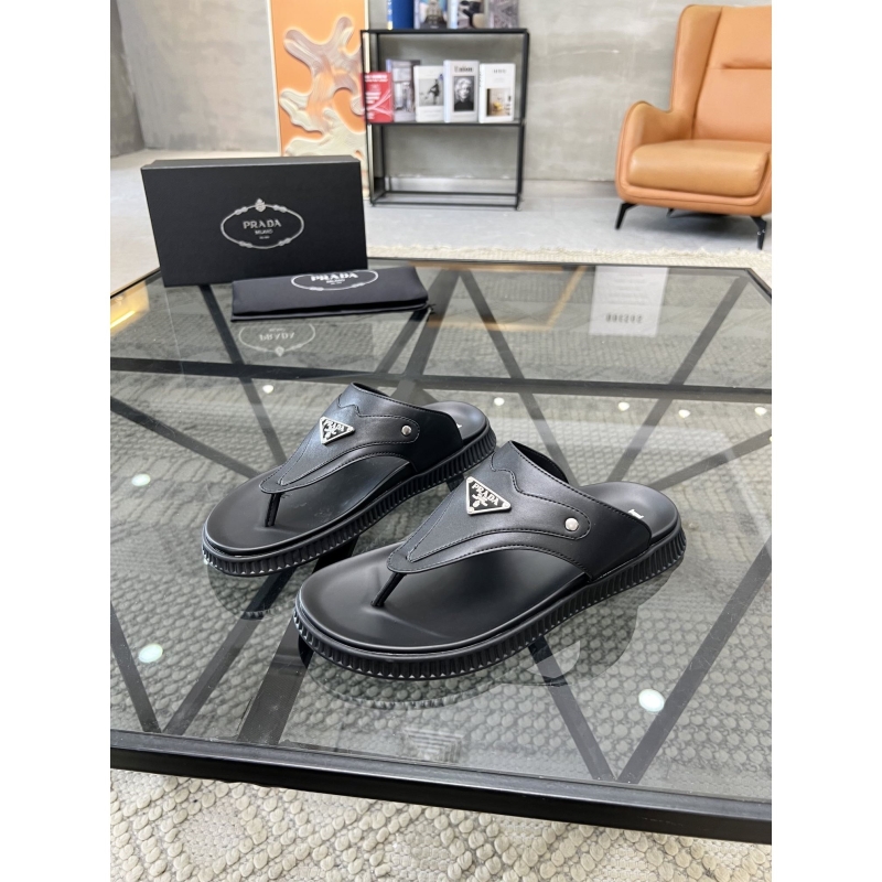 Pra*a slippers